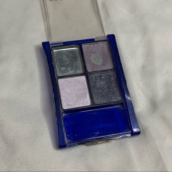Maybelline Expertwear Eye Shadow in Velvet Crush